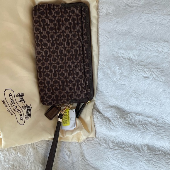 ✅Authentic✅ Coach canvas large mahogany wallet - Picture 3 of 5